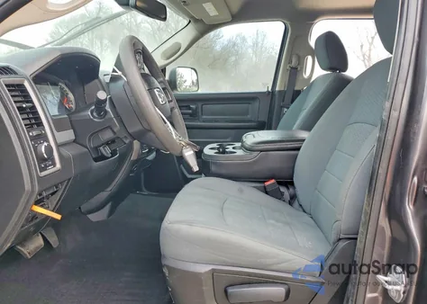 2018 Ram 1500 St z USA, uszkodzony, nr VIN 1C6RR7KM2JS228021